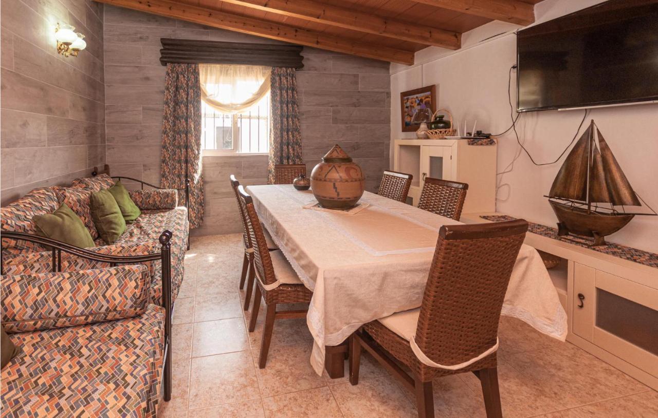 Awesome Home In Antequera With Wifi ภายนอก รูปภาพ