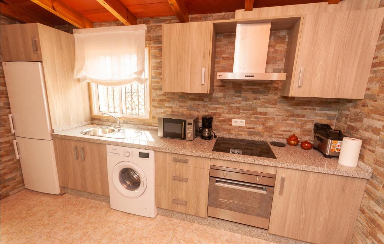 Awesome Home In Antequera With Wifi ภายนอก รูปภาพ